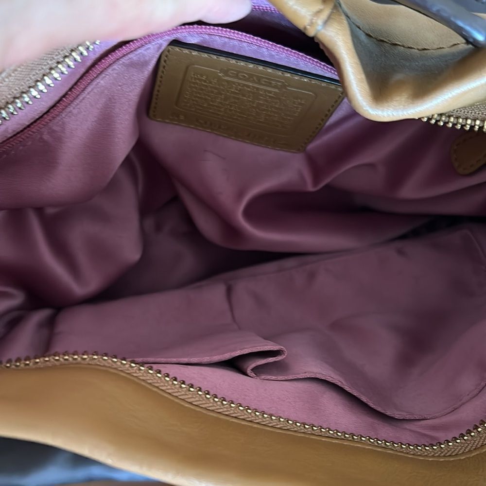 Coach Shoulder bag Impeccable Tan and brow gold hardware dust bag original - Picture 9 of 13